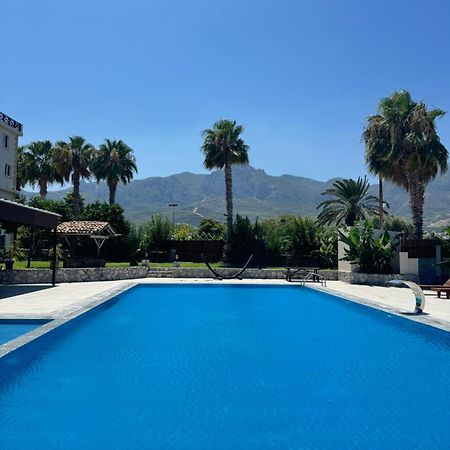 The Horse Farm Hotel Agios Georgios  ภายนอก รูปภาพ