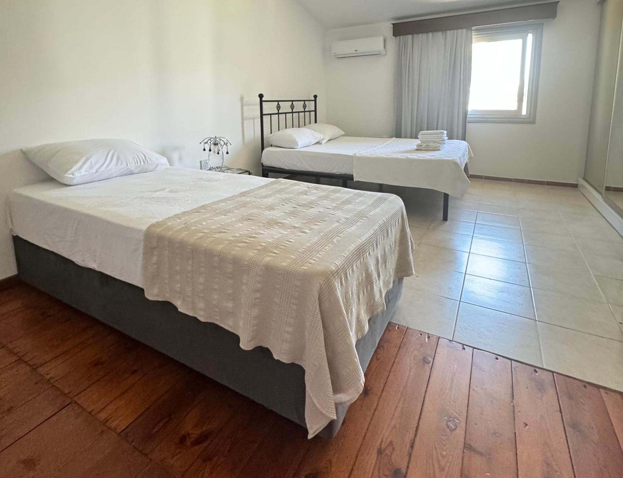 The Horse Farm Hotel Agios Georgios  ภายนอก รูปภาพ