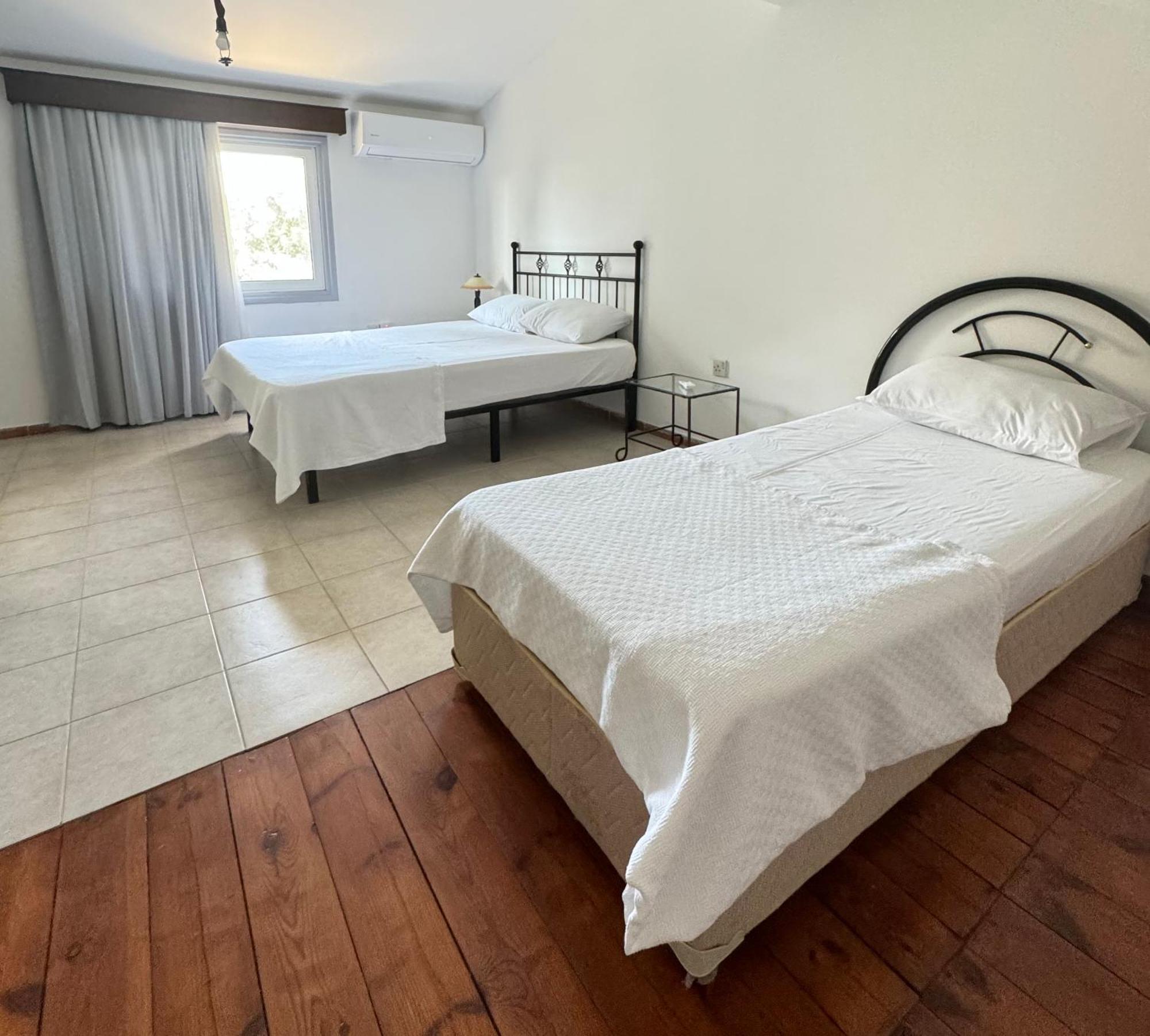 The Horse Farm Hotel Agios Georgios  ภายนอก รูปภาพ