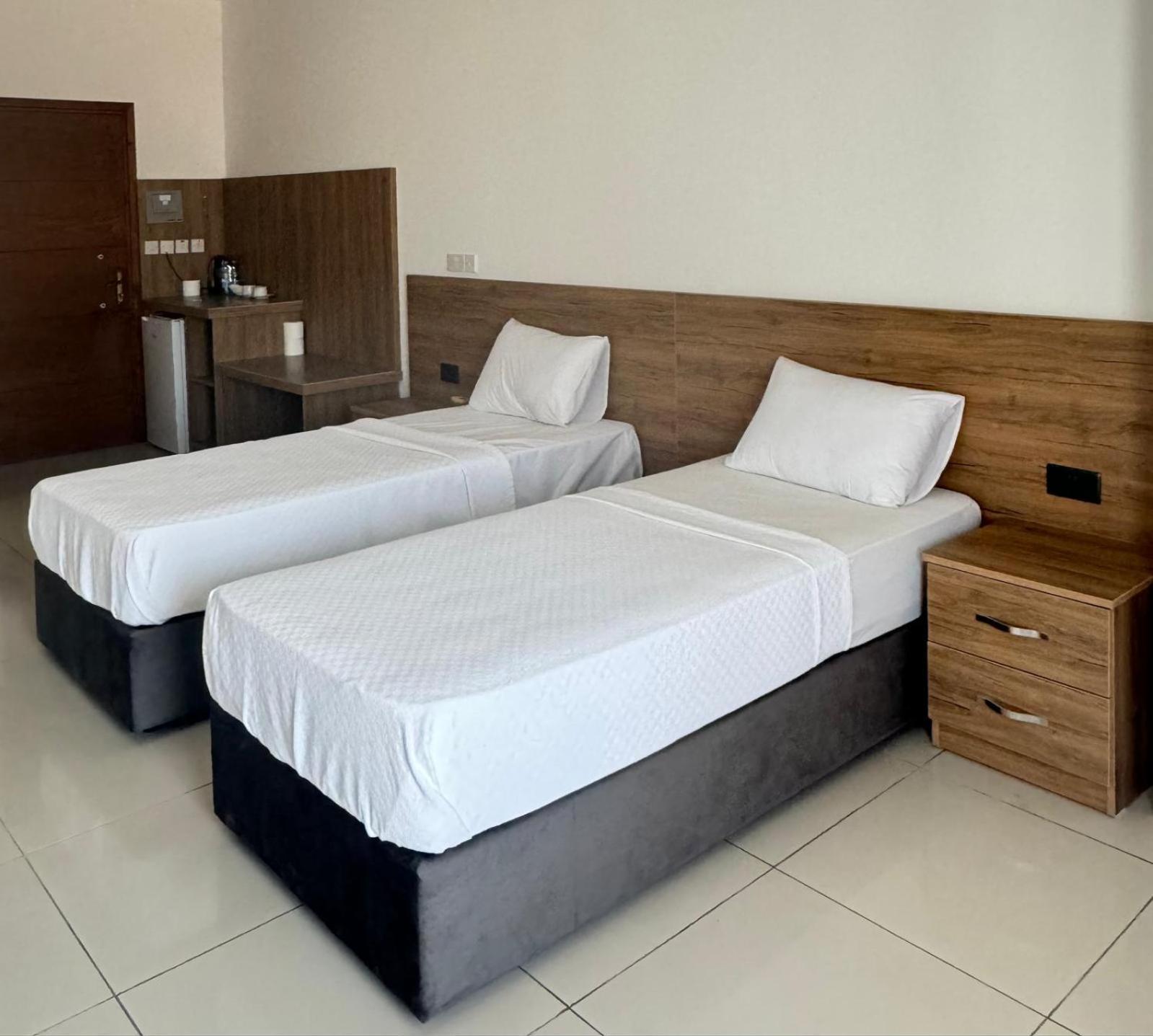 The Horse Farm Hotel Agios Georgios  ภายนอก รูปภาพ