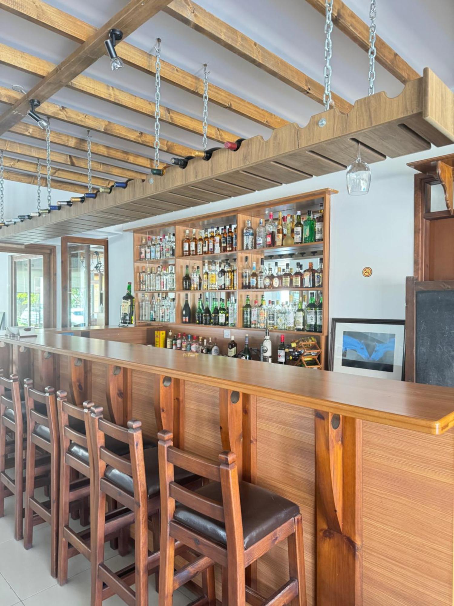 The Horse Farm Hotel Agios Georgios  ภายนอก รูปภาพ
